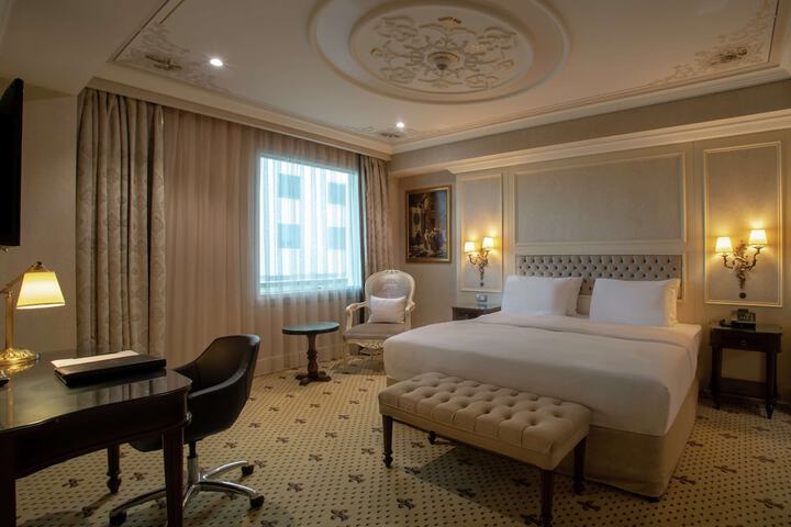 Room 19 of 53