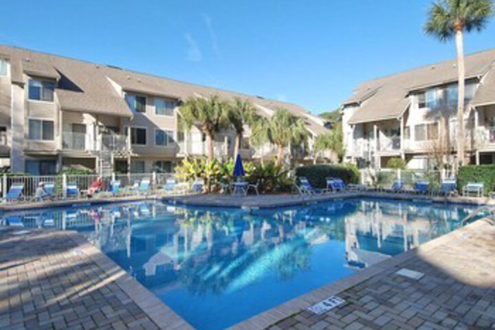 Pool 6 of 10