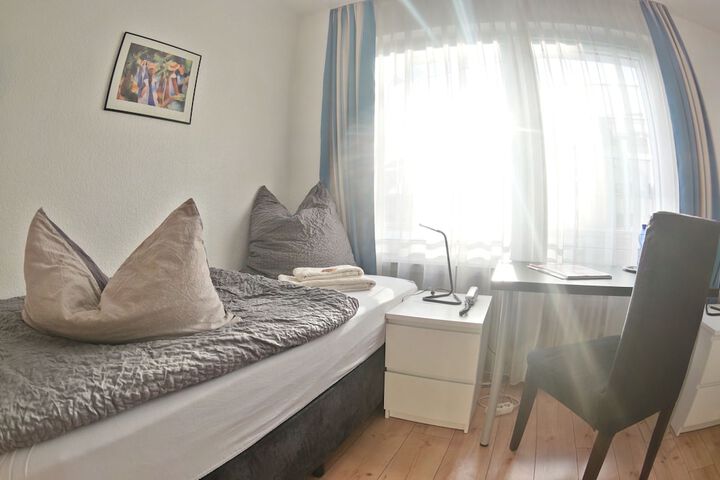 Room 11 of 30