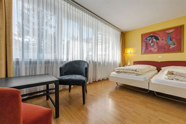 Room 14 of 30