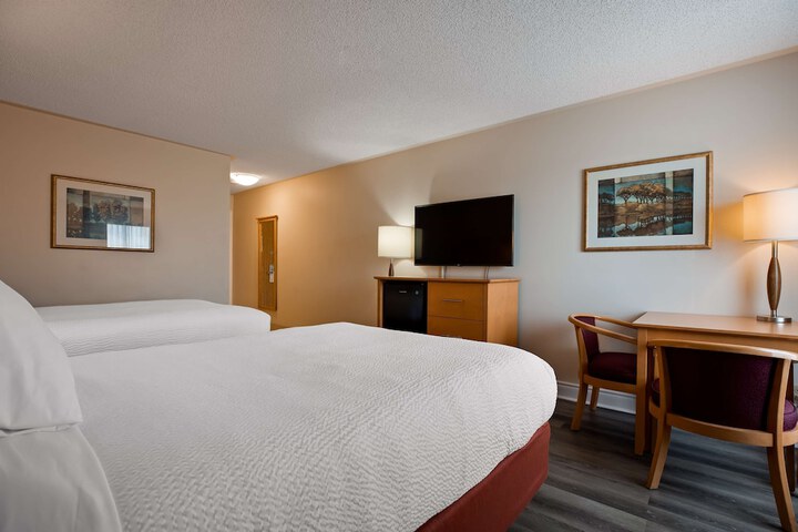 2 Double Beds - Wireless High Speed Internet Continental Breakfast (4 of 9)