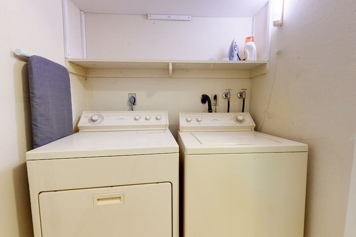 Laundry 18 of 36