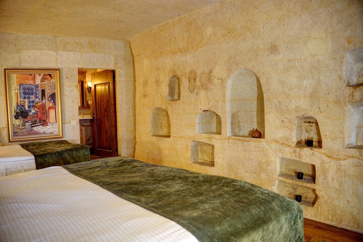 Room 20 of 106