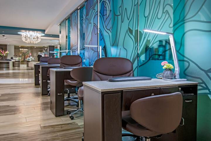 Nail salon