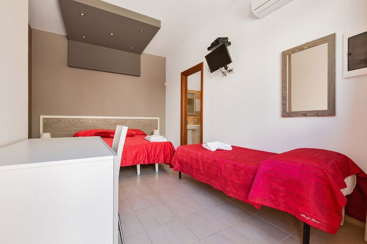 Room 6 of 43