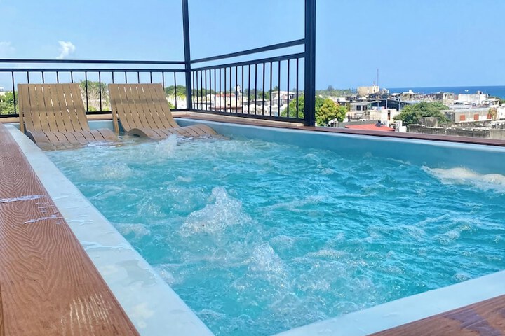 Pool 28 of 32