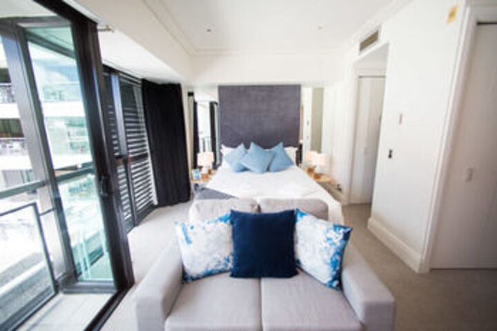 Room 8 of 12