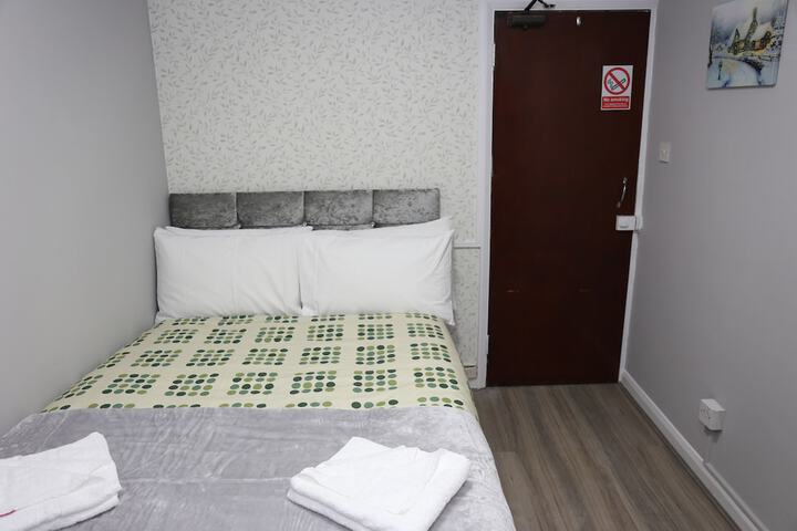Room 4 of 30