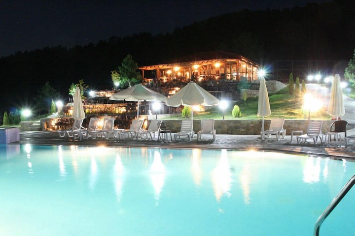 Pool 42 of 61