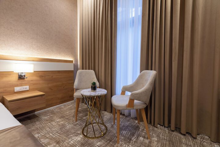 Room 21 of 33
