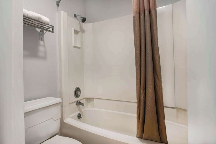 Room 16 of 21