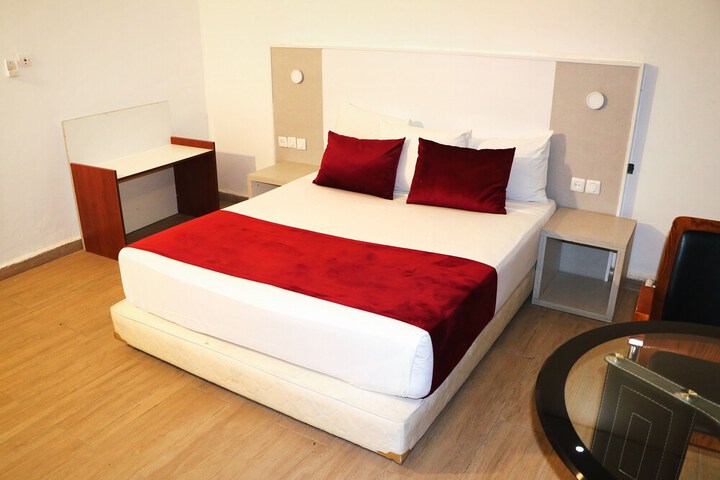 Room 6 of 31
