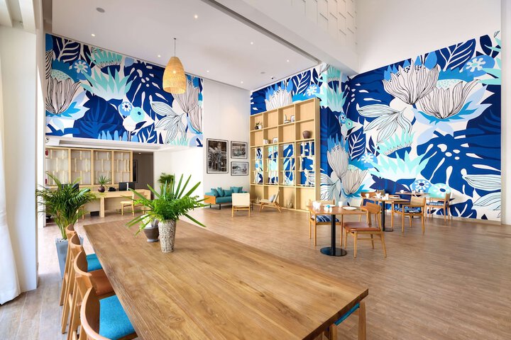 Entrance & Lobby