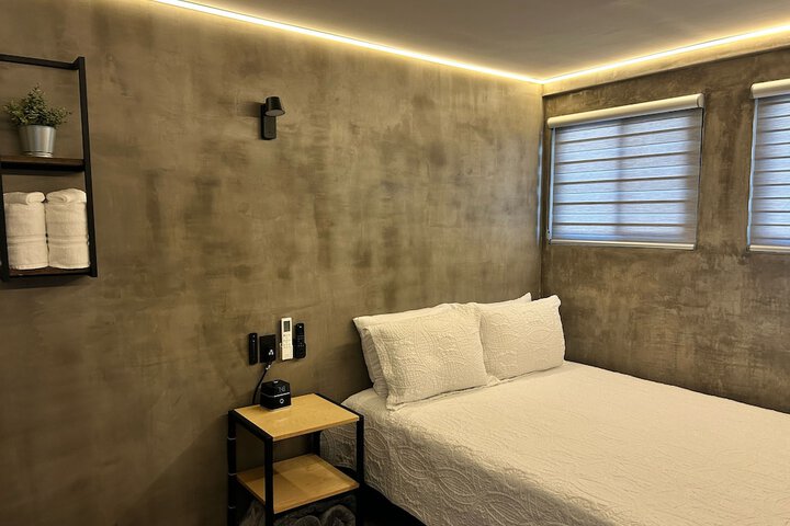 Room 27 of 85