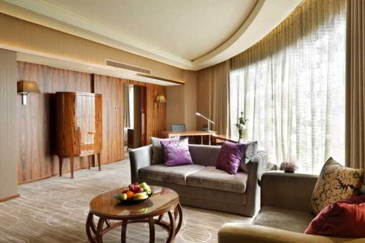 Room 12 of 21