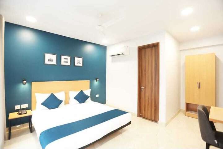 Room 5 of 6