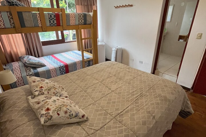 Room 53 of 178