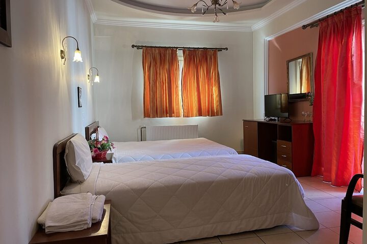 Room 6 of 24