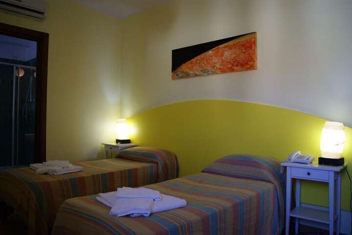 Room 4 of 13