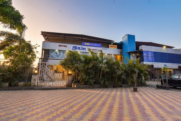 Fabhotel Blue Inn I