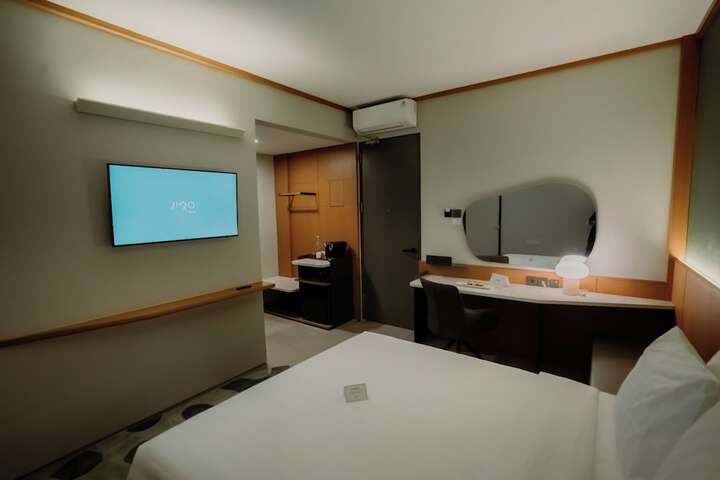 Room 4 of 48
