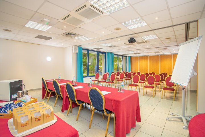 Meeting facility