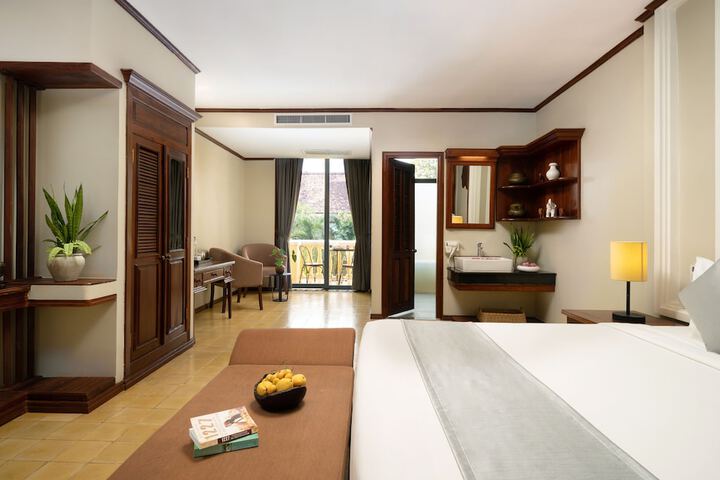 Room 2 of 79