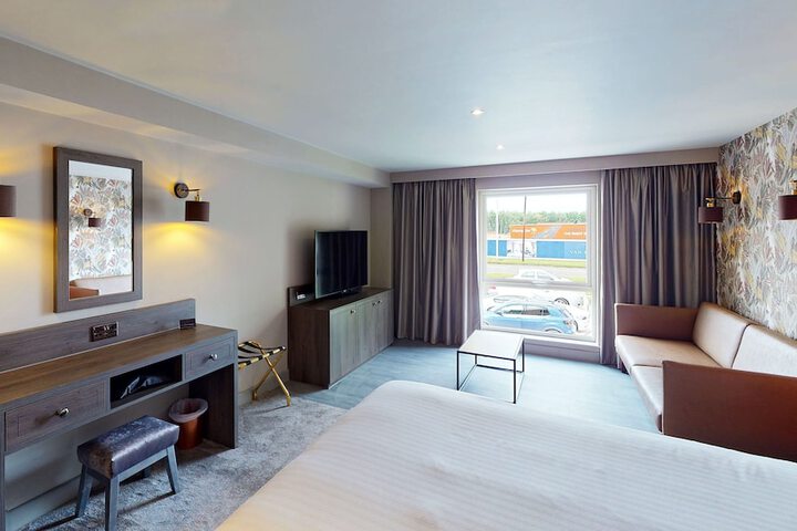 Room 17 of 60
