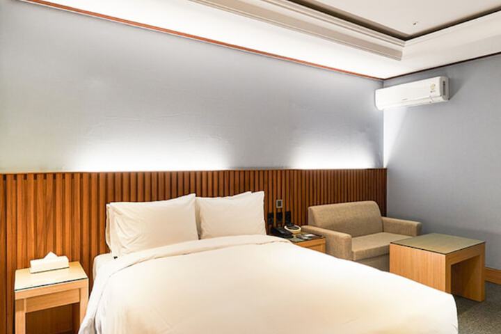 Room 20 of 51
