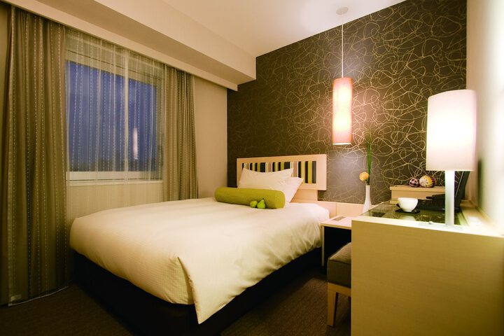 Room 18 of 187