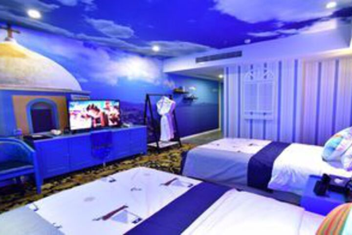 Room 10 of 21