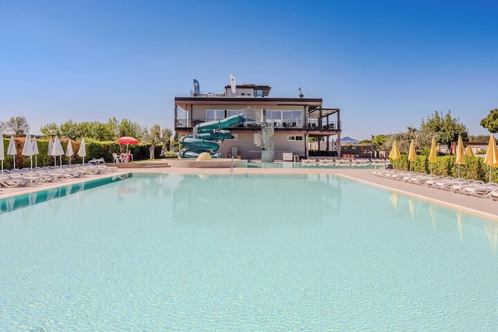 Pool 24 of 58