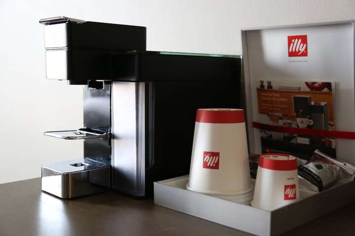 Breakfast/Coffee Service 12 of 37