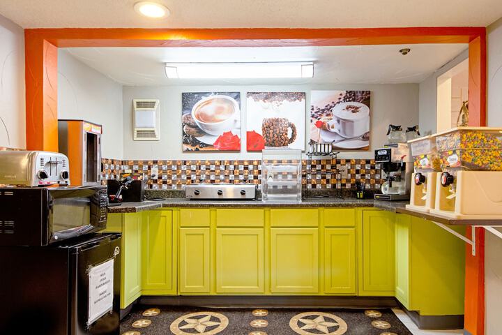 Breakfast/Coffee Service 42 of 44