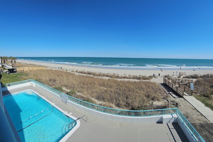 1 King Bed Sea View (1 of 4)