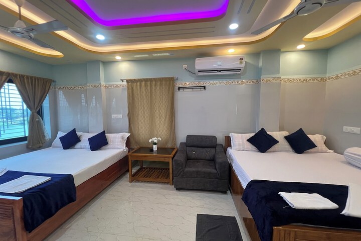 Room 8 of 19