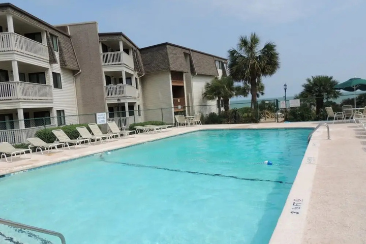 Pool 9 of 17