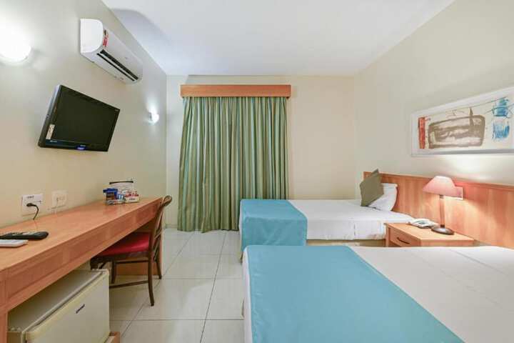 Room 12 of 34