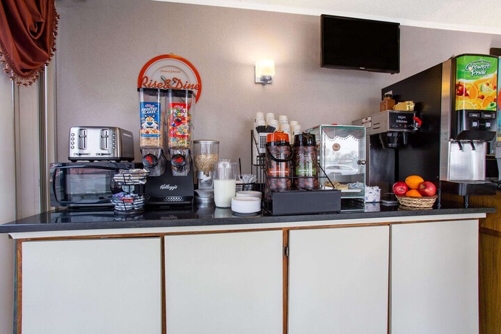 Breakfast/Coffee Service 16 of 21