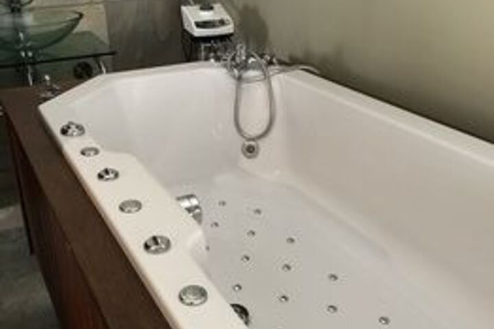 Hot Tub 18 of 21
