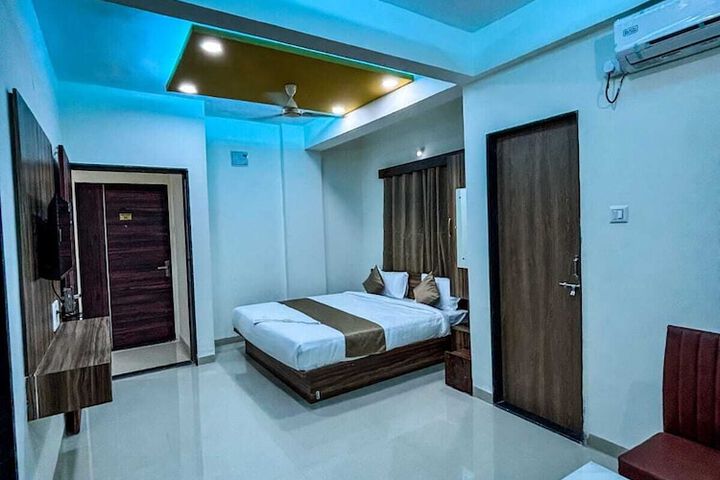 Room 7 of 14