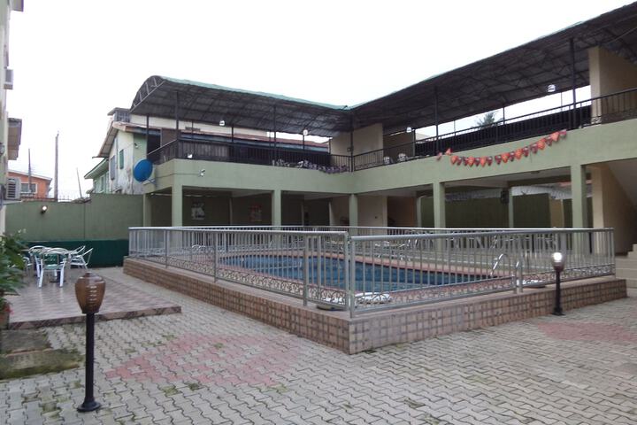 Pool 20 of 24