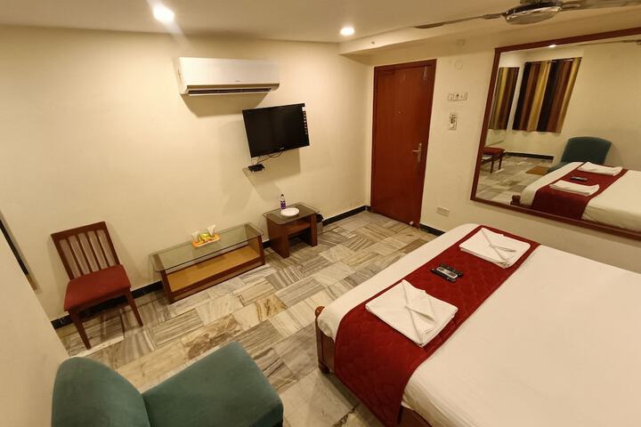 Room 27 of 93