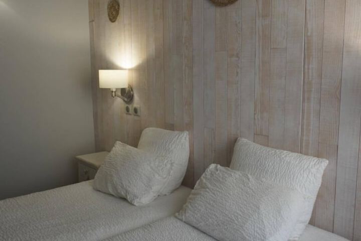 Room 34 of 84