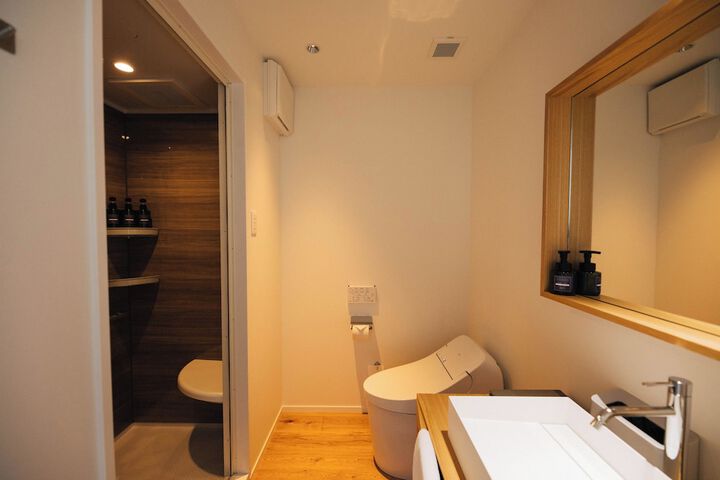 Room 25 of 42