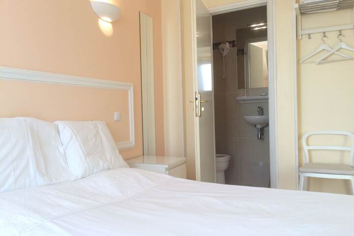 Room 11 of 61