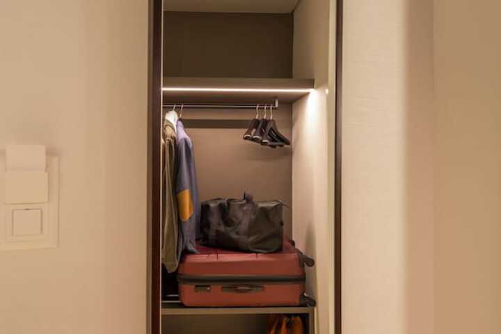 Room 31 of 100