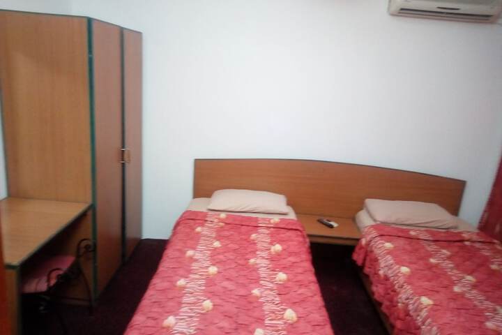 Room 9 of 46