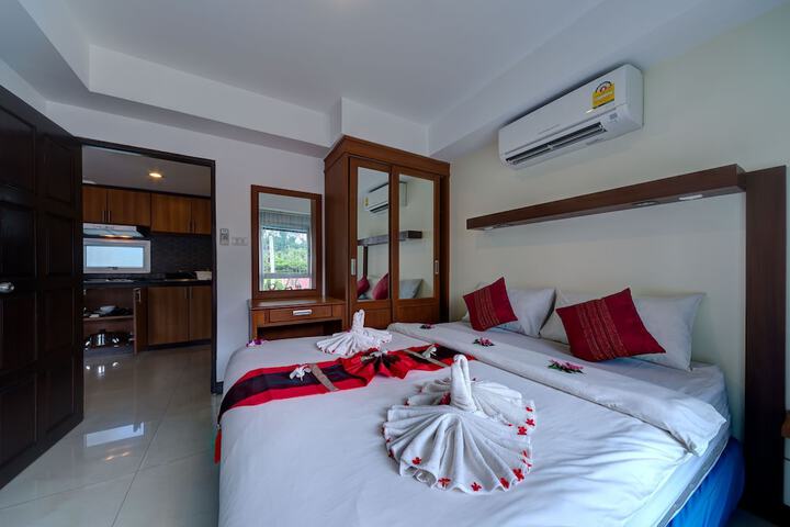 Room 4 of 33