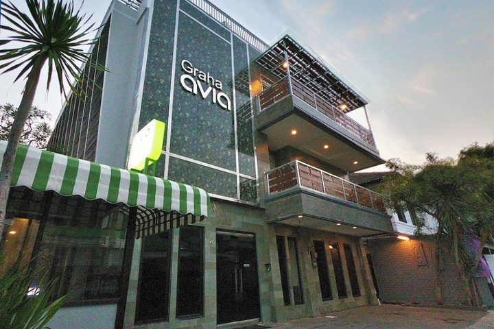 Reddoorz Plus Near Mall Taman Anggrek 2